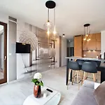 Apartment Cybernetyki 6b Serviced Warschau
